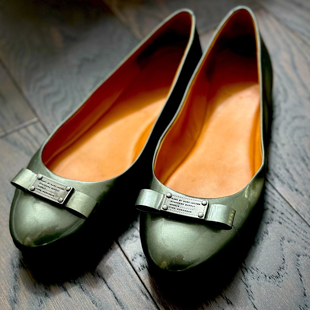 MARC BY MARC JACOBS PATENT LEATHER FLATS SIZE 36